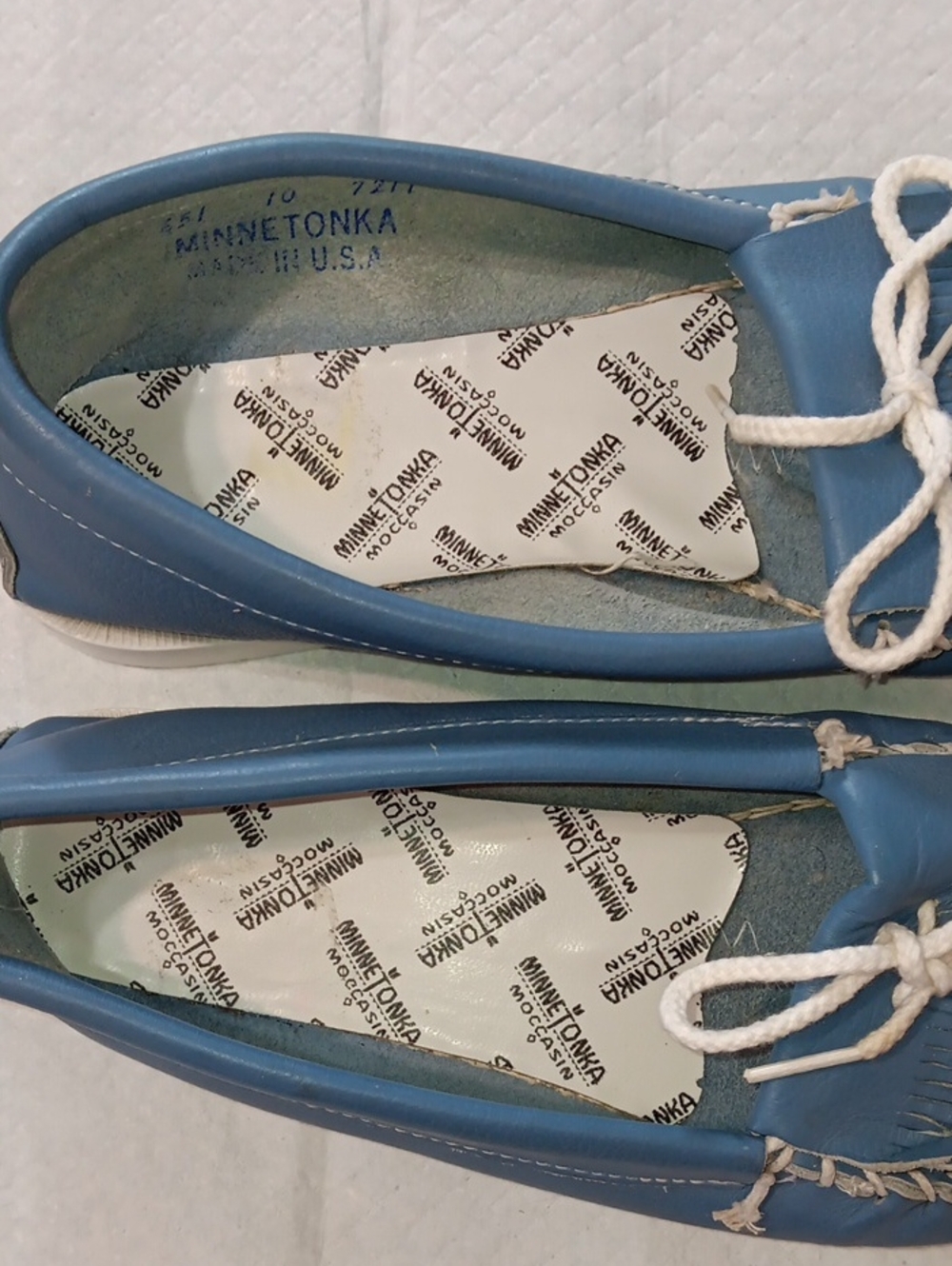 Vintage Minnetonka Blue Beaded Thunderbird Fringe Moccasins. Size 10 - Picture 5 of 6